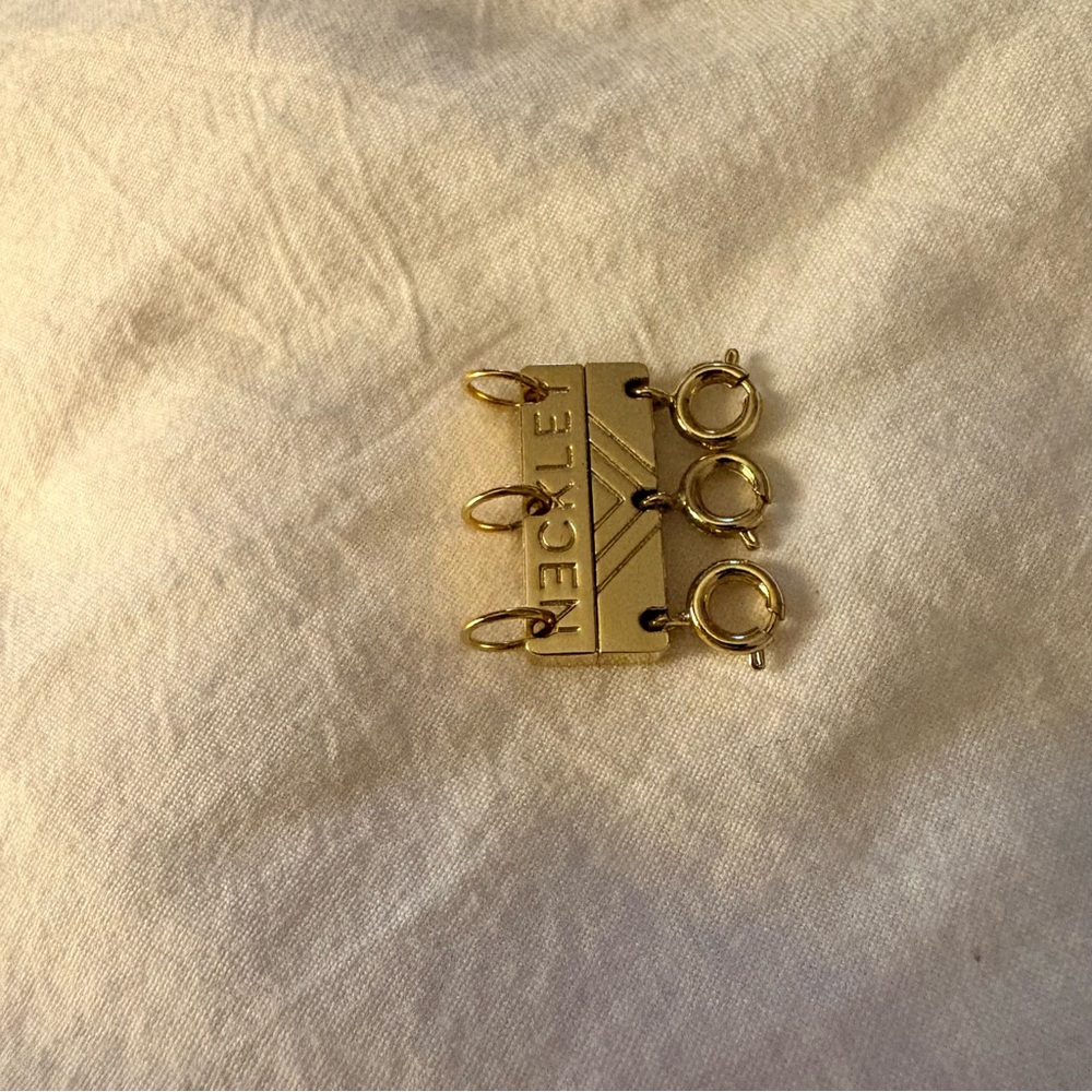Elegant Gold Necklace Connector